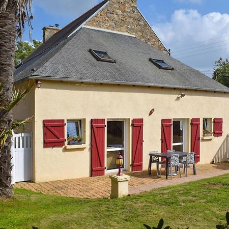 3 Bedroom Awesome Home In Lézardrieux מראה חיצוני תמונה