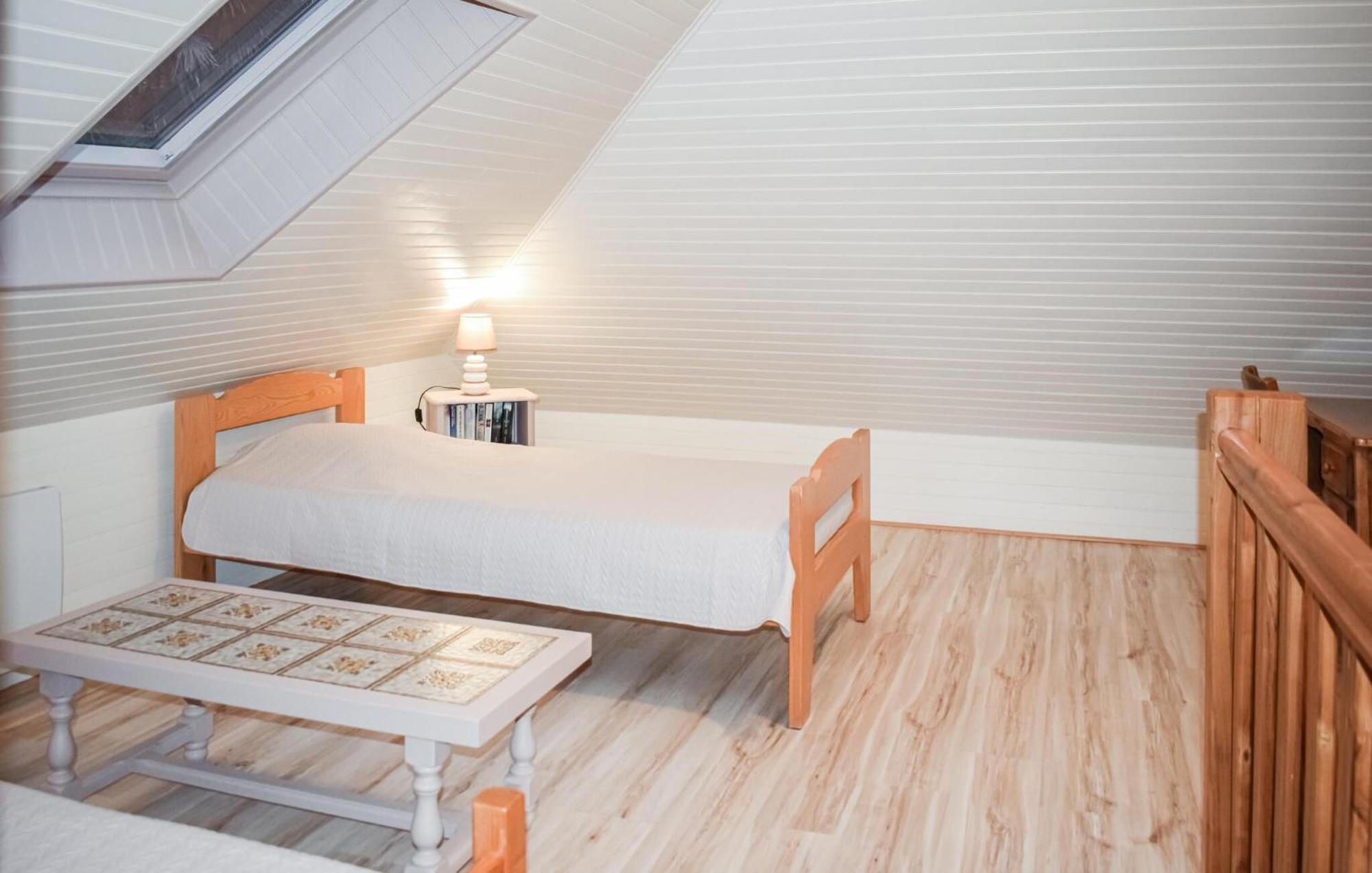 3 Bedroom Awesome Home In Lézardrieux מראה חיצוני תמונה