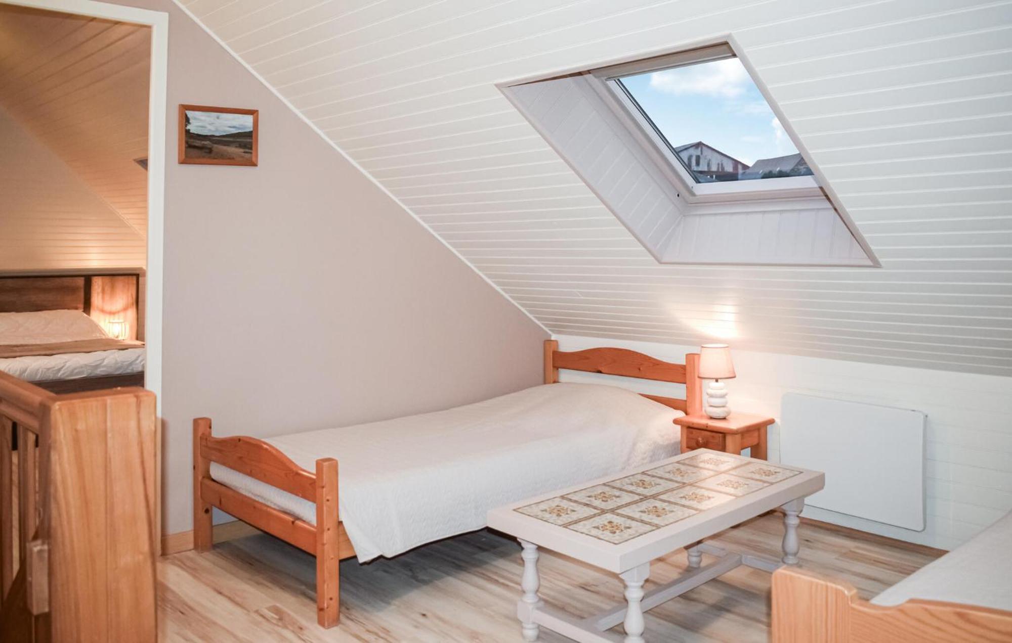 3 Bedroom Awesome Home In Lézardrieux מראה חיצוני תמונה